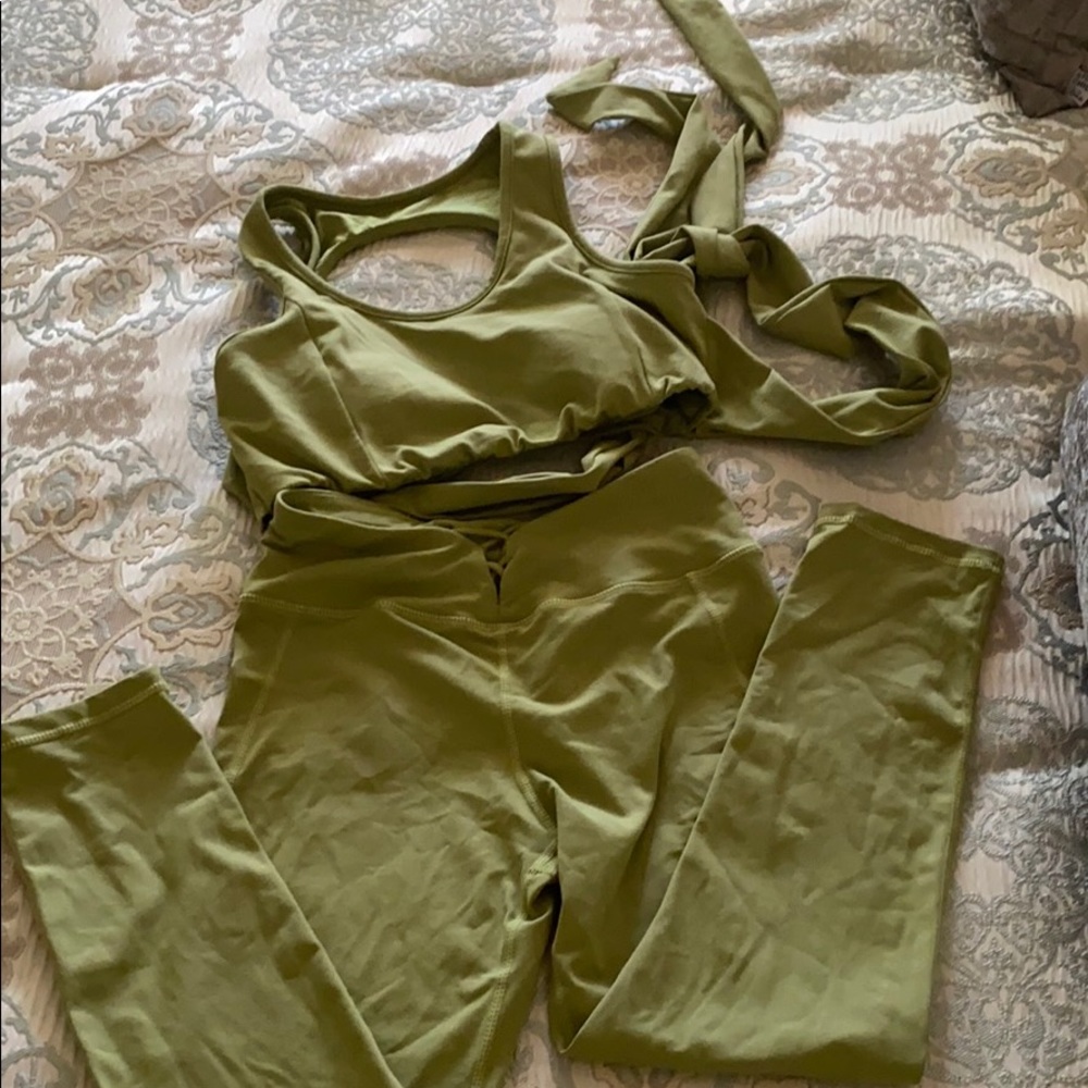 Astoria Luxe Charge Crop top and Legging